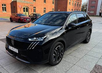 Peugeot 5008 GT Hybryda najwyzsza wersja.