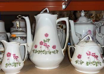 Dzbanek do kawy, mlecznik i cukiernica KPM. 1904-1927 Dzbanek do kawy, mlecznik i cukiernica KPM. 1904-1927