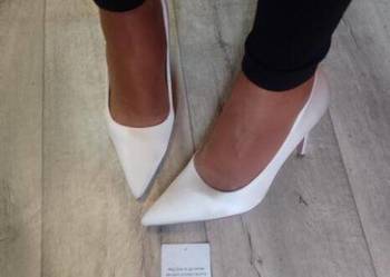 (39/40) ASOS Design/Białe czółenka szpilki wieczorowe z Londynu, NOWE