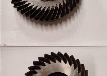 Koło w napędzie głowicy do frezarki FYC 25