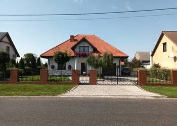 Dom jednorodzinny z ogrodem w miejscowości Pokoje k. Słupcy (gm. Słupca)