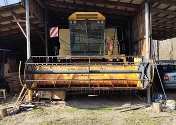 Kombajn zbożowy New Holland TX32