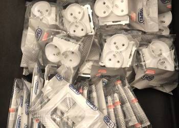 Gniazdka i takie inne z tym zwiazane