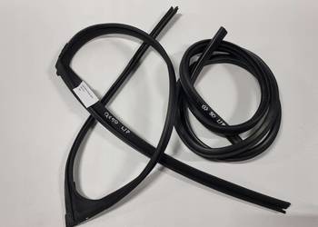 USZCZELKA DRZWI LEWY PRZÓD INFINITI QX50 2018+