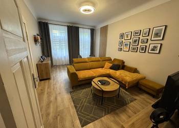 Mieszkanie w kamienicy 61,40m2, 3 pokojowe z osobną kuchnią