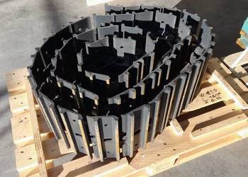 Gąsienice stalowe do minikoparki 44 ogniwa / szer płytki 300 mm