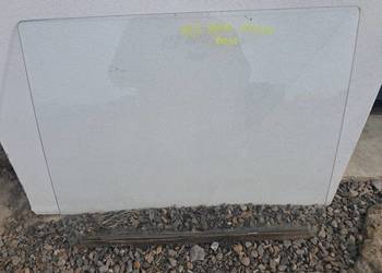 SZYBA TYŁ PRAWA BIAŁA MERCEDES W123 KOMBI 1237300618
