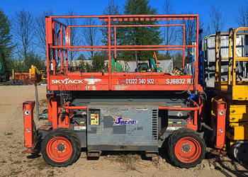 Podest roboczy, zwyżka nożycowa terenowa Skyjack SJ6832RT 4WD  2014