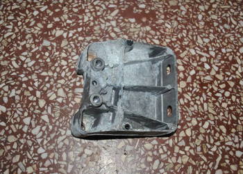 Wspornik wycieraczek BMW E60 E61 E63 E64 wspornik podszybia