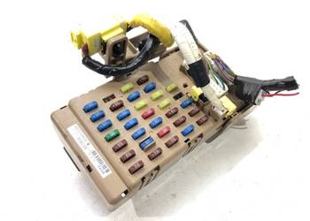 SKRZYNKA BEZPIECZNIKÓW SUBARU TRIBECA 82201XA00A SUV 3.6 258KM MODUŁ