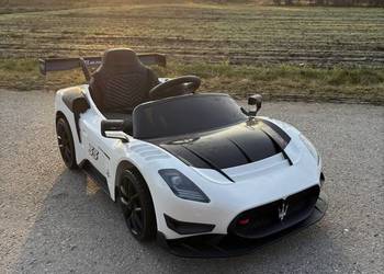 Samochód na akumulator Maserati quad Buggy cross auto autko zabawki