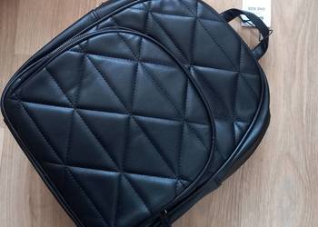 czarny plecak ze skóry ekologicznej Sinsay