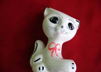 Kot - Koteczka z dużymi oczami - porcelana - 9 x 7 x 5 cm