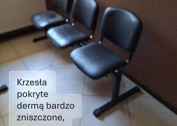 Syndyk sprzeda krzesła pokryte dermą