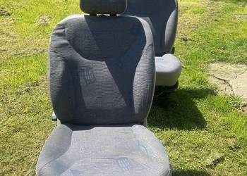 Fotele przednie Renault Traffic