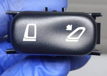 PRZYCISK LUSTEREK MERCEDES W210 A2108202010