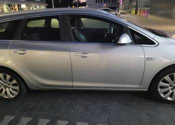 Sprzedam opla Astrę j 2011 1.7 cdti kombi