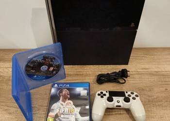 PlayStation 4 z oryginalnym Padem i 2x Gry