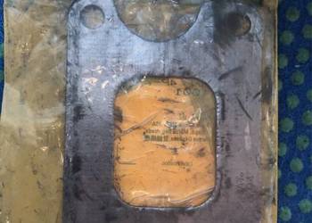 4P-7704: Uszczelka kołnierza turbosprężarki o grubości 1,6 mm