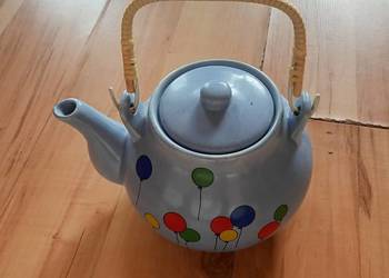 czajnik czajniczek wys. 12 cm w kolorze fioletowym w kolorowe baloniki