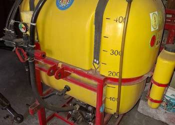 Opryskiwacz 400l 12 metrow