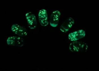 Pandora Charms Moments koralik fosforyzująca świecąca blue niebieska