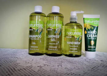 Zestaw 4 produktów Naturelle oliwa z oliwek Farmasi.