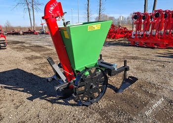 Sadzarka do ziemniaków 1 rzędowa do mini traktorków Kuboty Transport