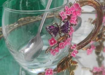 Luxury Glassyfi*Luksusowa filiżanka z łyżeczką zdobiona emalią w motyle i k