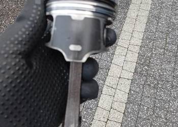 tłok tłoki korbowód lombardini 442 dci