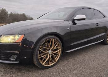 Audi S5 Coupe 4.2 V8 quattro manual.