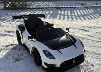 Auto na akumulator dla dzieci Maserati NOWE