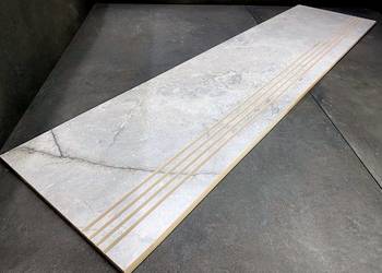 Marmurowe schody, stopnica półmatowa 100x30 ryfle