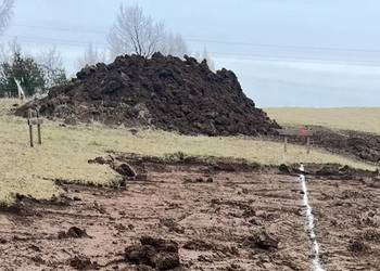 Oddam ziemię z domieszką gliny – idealna na podniesienie terenu