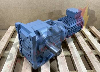 motoreduktor / przekładnia 3kW 50obr. SEW (kąt)
