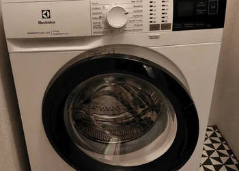 Oddam pralkę Electrolux PerfectCare 600 uszkodzony bęben