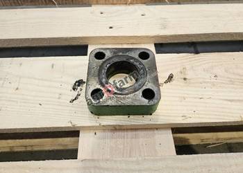 Uchwyt sworznia zwrotnicy John Deere 7800, 7700