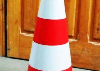 pachołki drogowe i posypywaczki francuskie do mikrokulek
