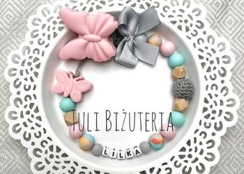 Zawieszka do smoczka z imieniem dziecka Motylki