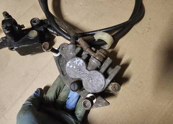 Honda XR 600 zacisk hamulca hamulcowy przód przedni XR600 hamulec tłoczki