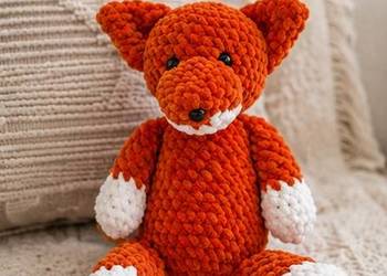 Ruda lisiczka handmade – miękka maskotka szydełkowa