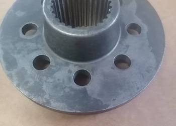 Piasta koła zamachowego Massey Ferguson 3712721M2