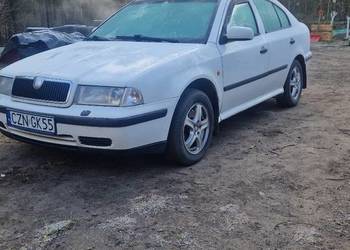 Octavie  1.8 turbo z LPG, sprawna.