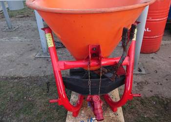 Rozsiewacz nawozu z wałkiem DEXWAL