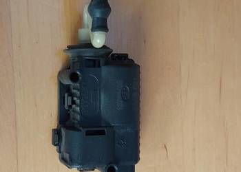 Zamek siłownik klapki wlewu paliwa Saab 93 II  LIFT