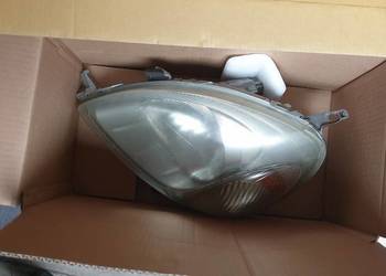 Toyota Yaris lampy przód tył