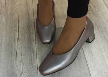 (43) Srebrne, wygodne metaliczne czółenka wieczorowe, NOWE