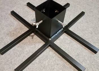 Stojak pod choinkę – metalowy, czarny mat, stabilna konstrukcja