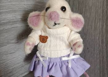 ? Ręcznie robiona myszka z ubrankami – 14 cm