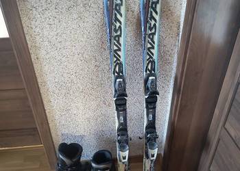 buty narciarskie i kask